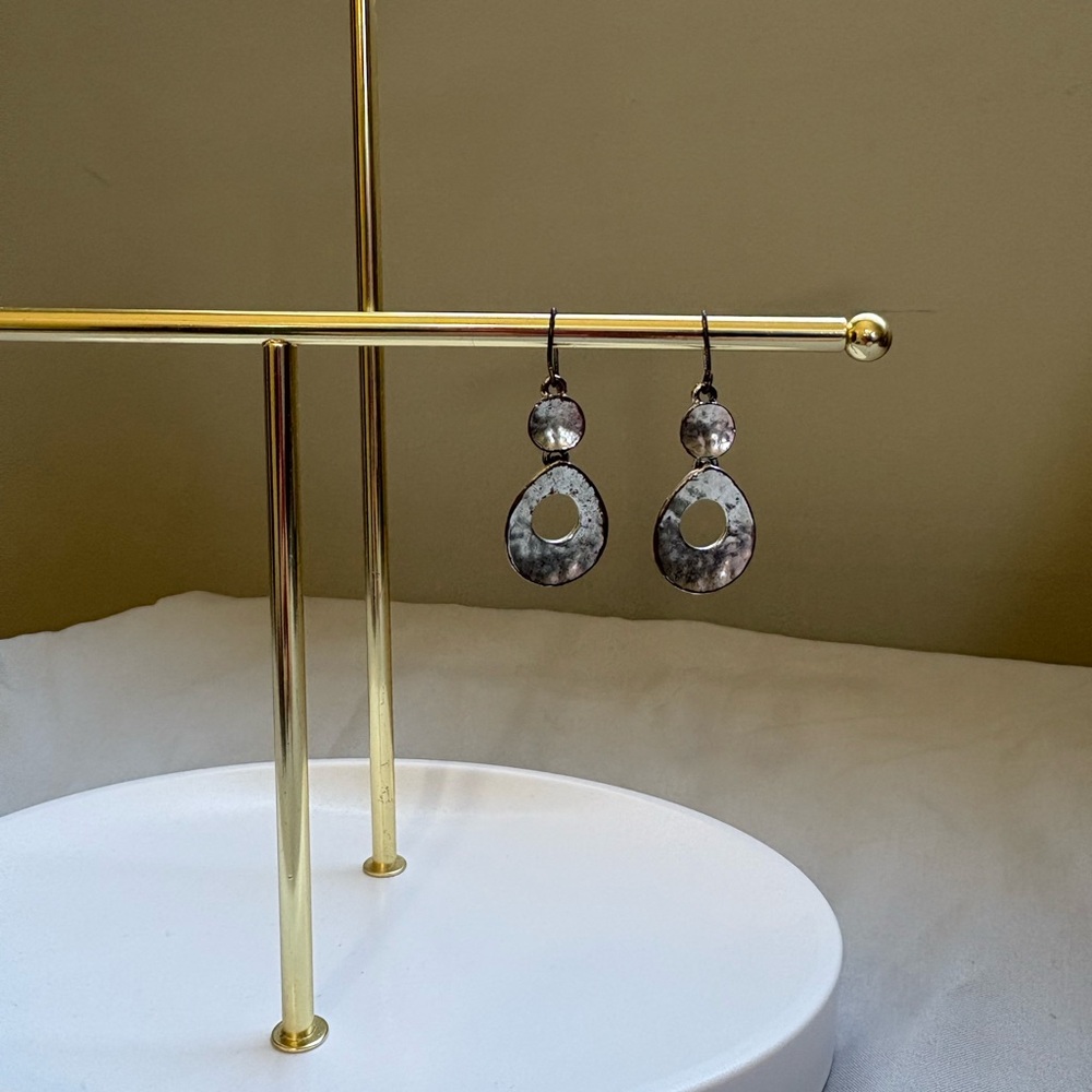 Chic Silver Teardrop Earrings